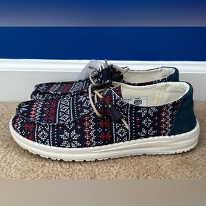 Hey Dude Wendy Winter Sweater Shoes Women’s Size 6 Navy Alpine Print